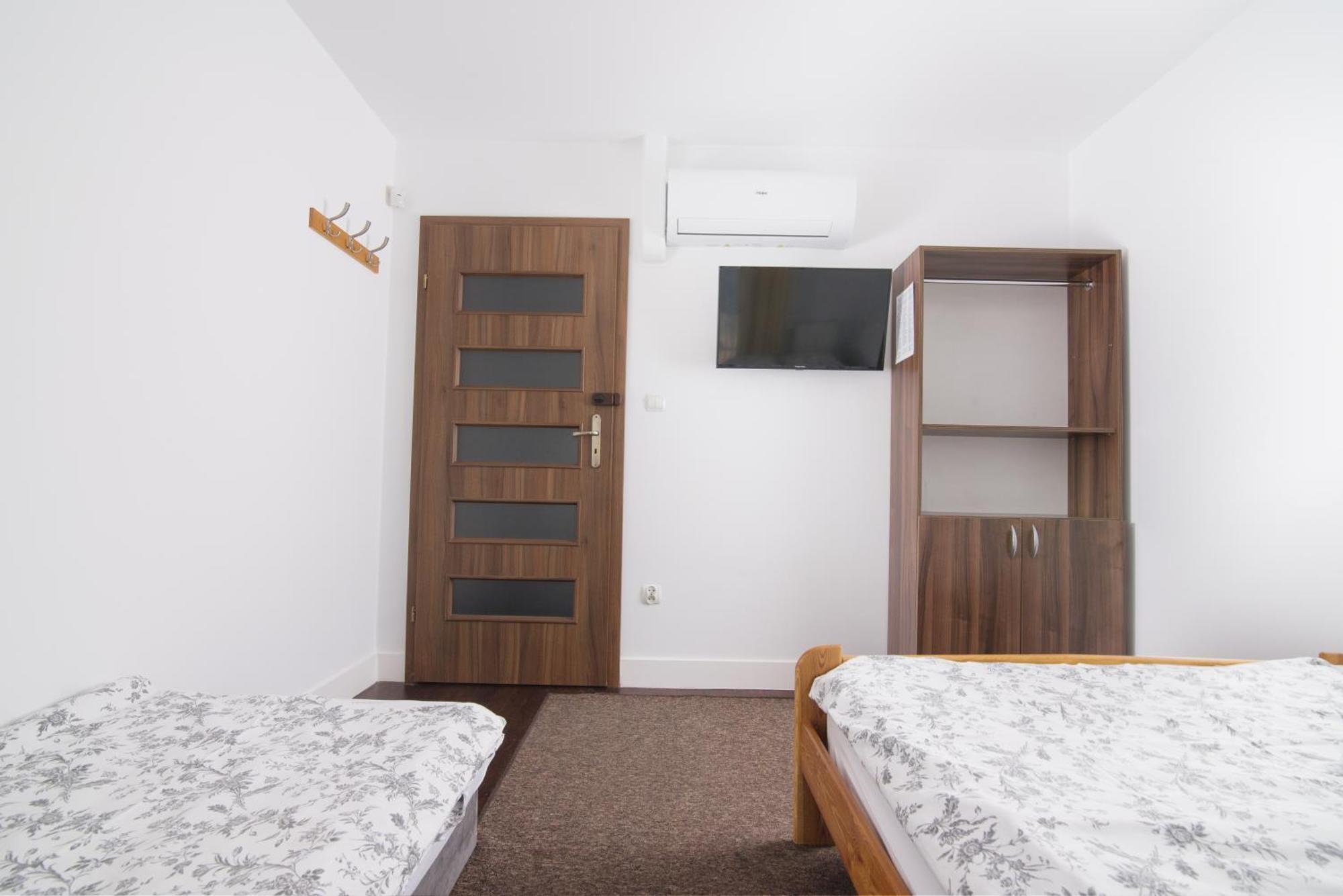 Hubertus Hotel Wola Rzedzinska Quarto foto